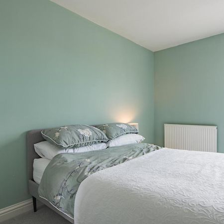 Blackhorse Loft - Spacious Apartment By The Sea 딜 외부 사진