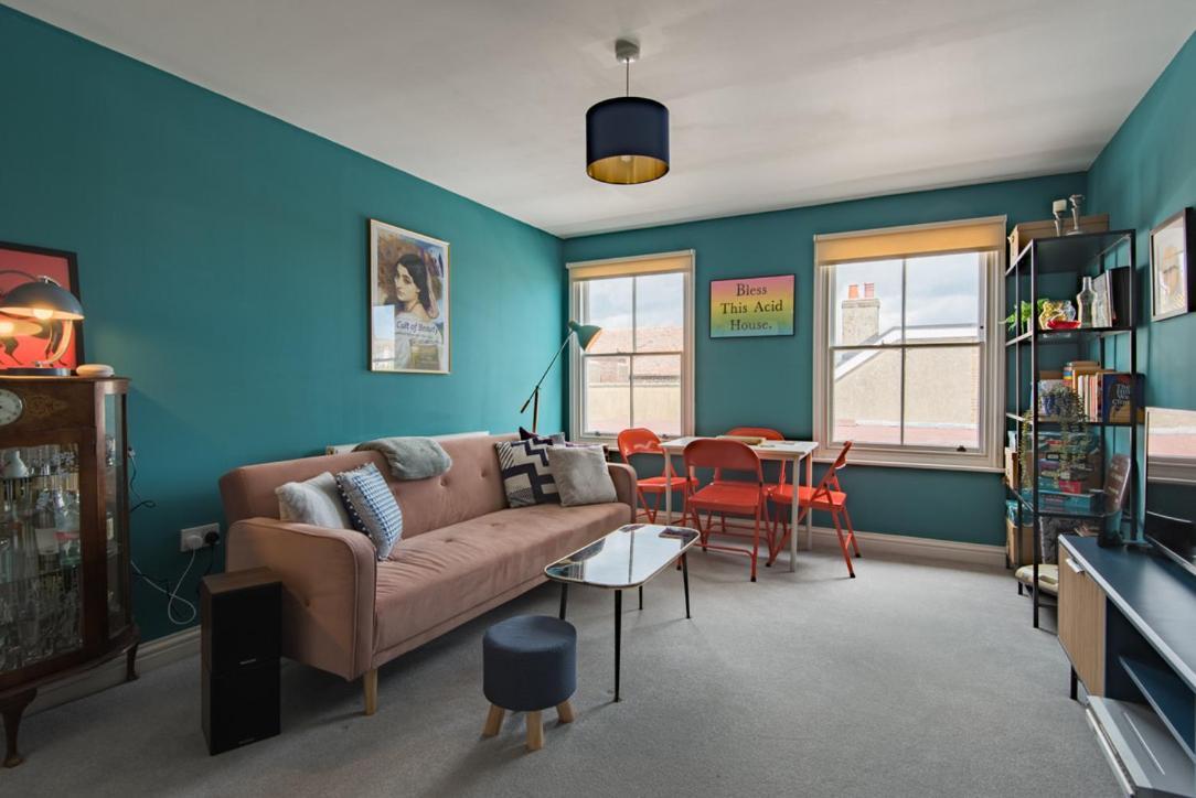 Blackhorse Loft - Spacious Apartment By The Sea 딜 외부 사진